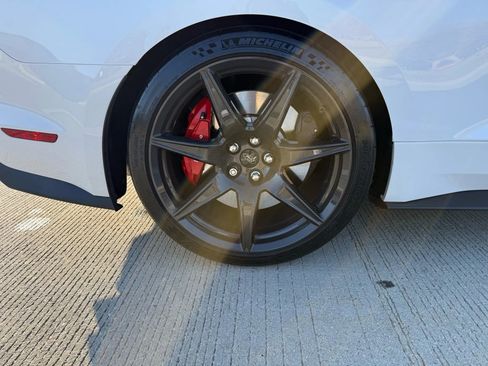 Used 2021 Ford Mustang Shelby GT500 w/ Carbon Fiber Track Pack image 11