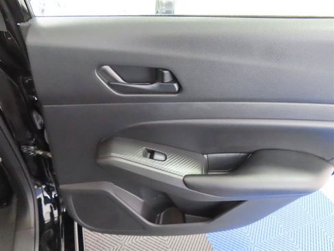 Used 2024 Nissan Altima 2.5 S FWD image 29