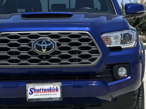 Used 2023 Toyota Tacoma TRD Sport w/ TRD Premium Sport Package AWD/4WD image 8
