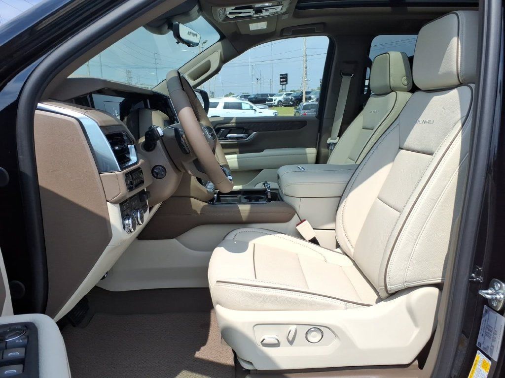 New 2026 GMC Yukon XL Denali w/ Advanced Technology Package AWD/4WD image 11
