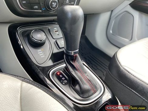 Used 2018 Jeep Compass Limited w/ Navigation Group AWD/4WD image 12