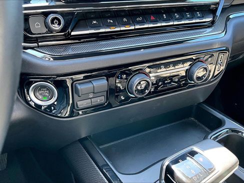 Certified 2023 Chevrolet Silverado 1500 ZR2 w/ Technology Package AWD/4WD image 27