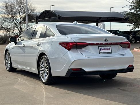 Used 2019 Toyota Avalon Limited image 6