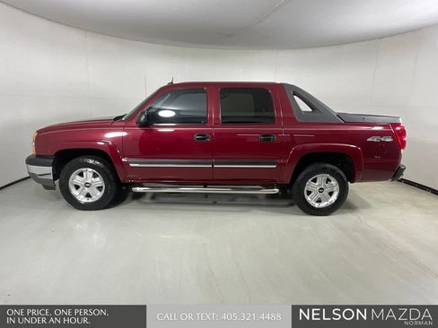 Used 2005 Chevrolet Avalanche LS w/ Onstar Plus Package AWD/4WD image 9