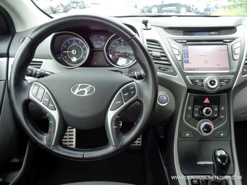 Used 2016 Hyundai Elantra Sport w/ Option Group 03 FWD image 9