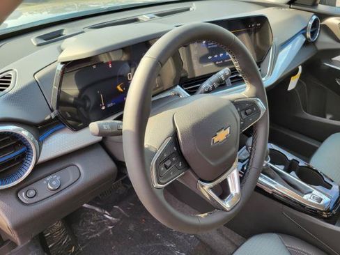 New 2026 Chevrolet Trax LT w/ LT Convenience Package FWD image 9