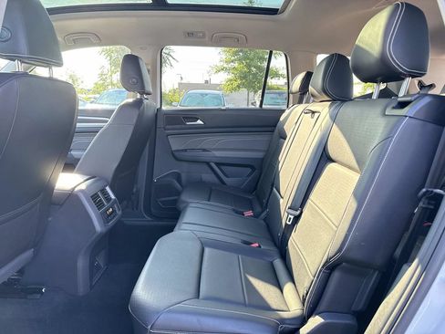 Used 2023 Volkswagen Atlas SE w/ Panoramic Sunroof Package AWD/4WD image 11