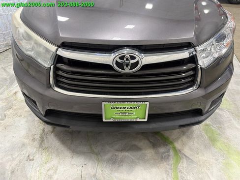 Used 2016 Toyota Highlander XLE AWD/4WD image 24