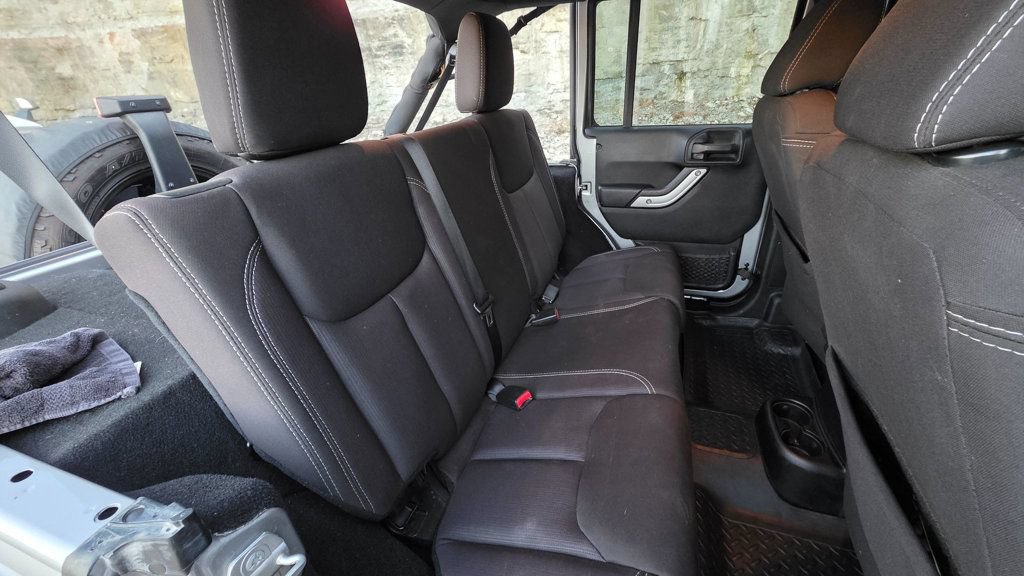 Used 2014 Jeep Wrangler Unlimited Sahara AWD/4WD image 36