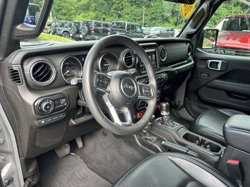 Certified 2023 Jeep Wrangler Unlimited Rubicon 4xe w/ Cold Weather Group AWD/4WD image 11