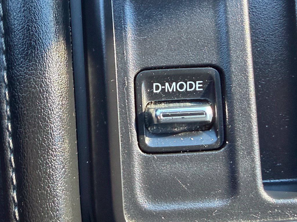 Used 2023 Nissan Pathfinder S FWD image 30