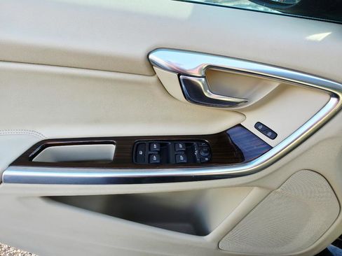 Used 2015 Volvo S60 T5 Premier w/ Convenience Package image 24