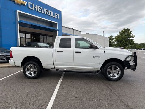 Used 2017 RAM 1500 Express AWD/4WD image 2