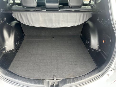 Used 2017 Toyota RAV4 SE w/ Advanced Technology Package image 36