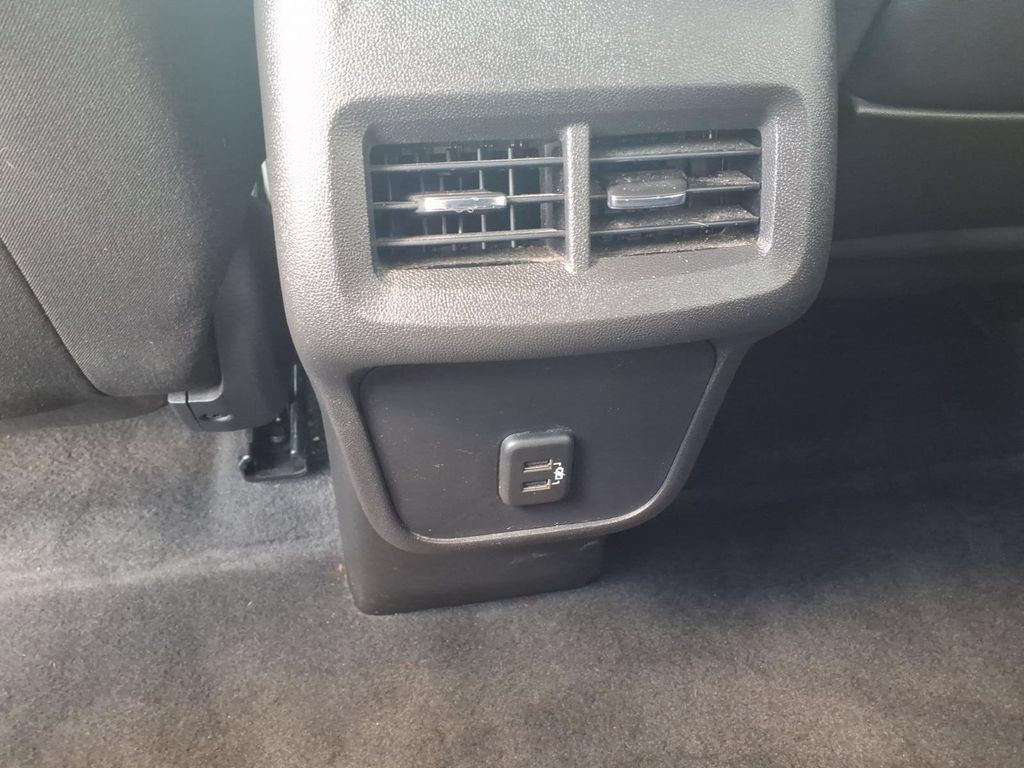 Used 2024 GMC Terrain SLE w/ Driver Convenience Package AWD/4WD image 17