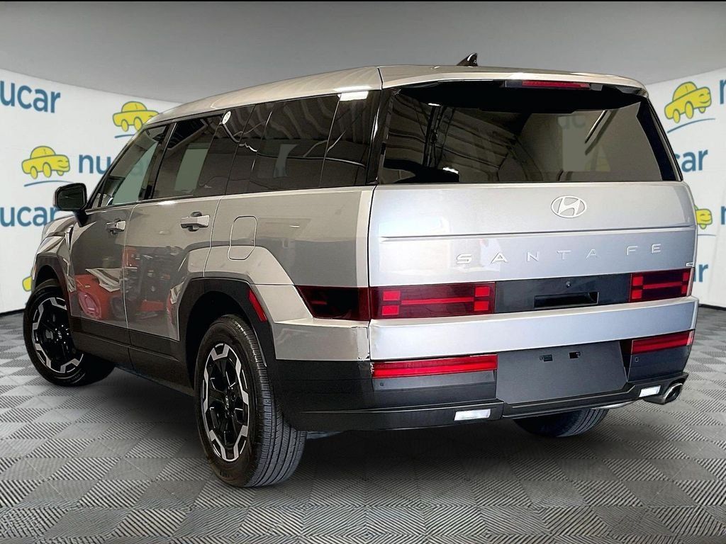 Used 2024 Hyundai Santa Fe SE AWD/4WD image 4