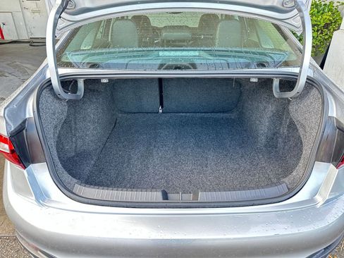 Used 2025 Volkswagen Jetta SE image 31