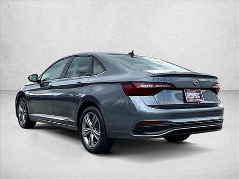 Used 2024 Volkswagen Jetta SE FWD image 13