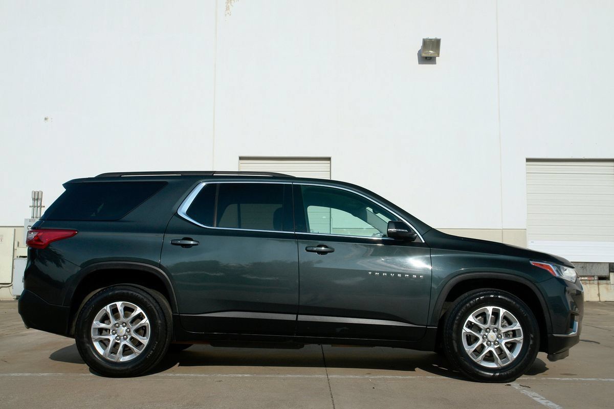 Used 2021 Chevrolet Traverse LT AWD/4WD image 16