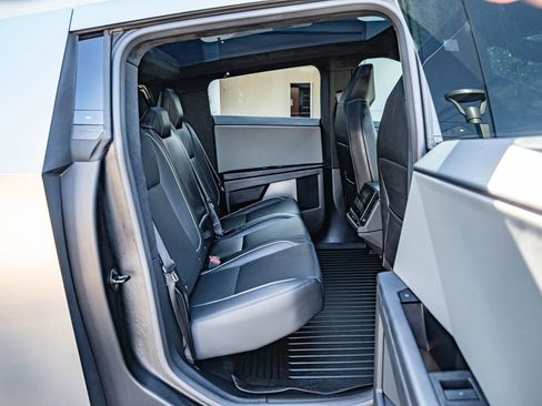 Used 2024 Tesla Cybertruck AWD Crew Cab image 32