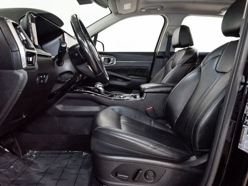 Used 2023 Kia Sorento SX AWD/4WD image 13