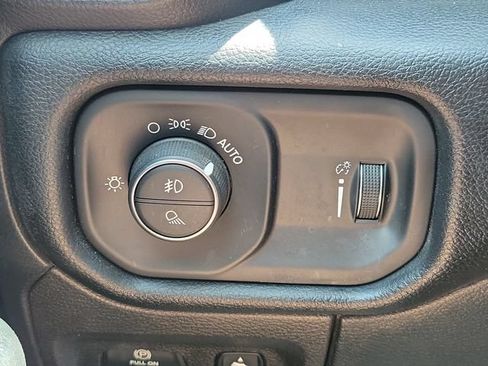 Used 2021 RAM 1500 Big Horn RWD image 28