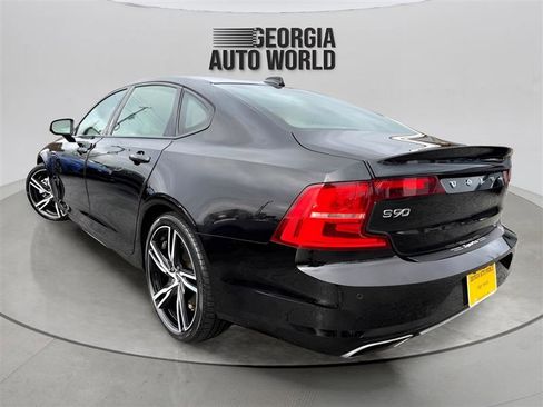 Used 2020 Volvo S90 T6 R-Design image 3