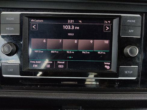 Used 2019 Volkswagen Jetta GLI FWD image 25