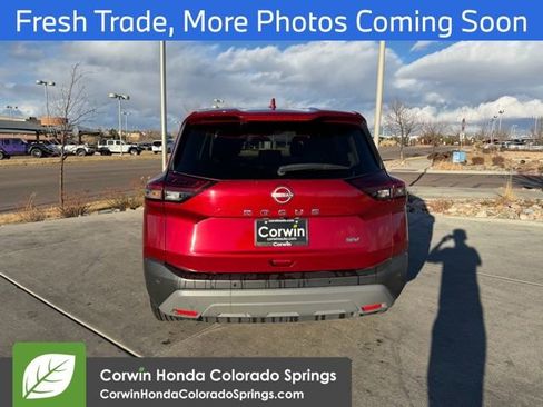 Used 2023 Nissan Rogue SV image 5