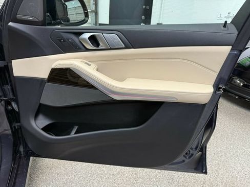 Used 2021 BMW X7 xDrive40i w/ Premium Package AWD/4WD image 34