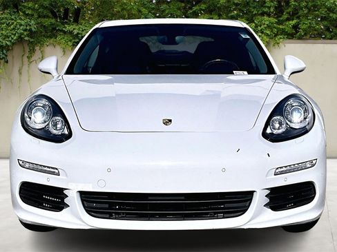 Used 2016 Porsche Panamera S image 2