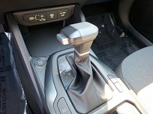 New 2025 Kia K4 LXS image 7