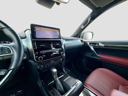 Used 2023 Lexus GX 460 Premium w/ Accessory Package AWD/4WD image 28