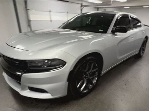 Used 2021 Dodge Charger SXT w/ Blacktop Package image 4