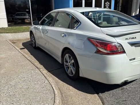 Used 2014 Nissan Altima 2.5 SL w/ Technology Package image 1