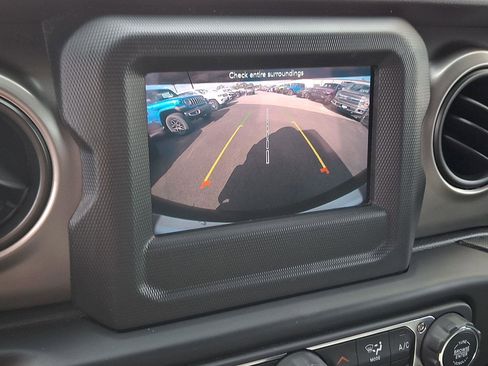 Certified 2021 Jeep Wrangler Sport S image 17