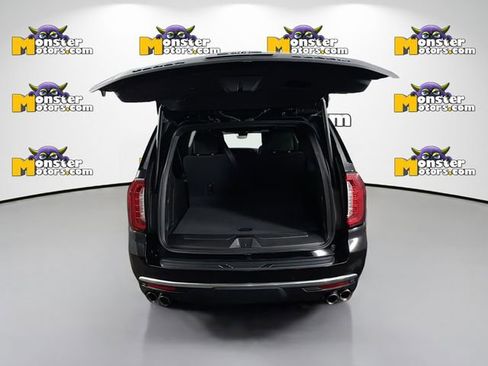 Used 2023 GMC Yukon XL Denali w/ Denali Reserve Package image 28