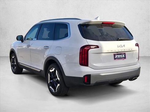 Used 2025 Kia Telluride S image 7