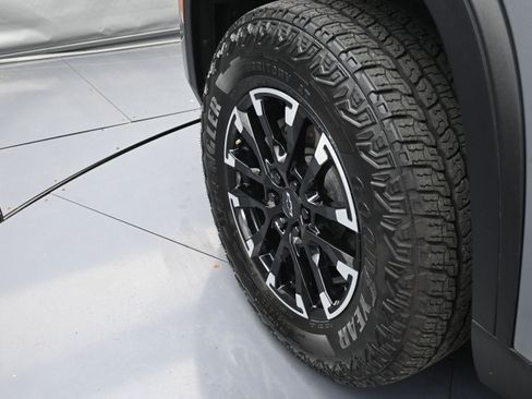 Used 2024 Chevrolet Traverse Z71 AWD/4WD image 33