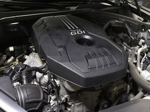 Used 2023 Genesis G70 2.0T image 33