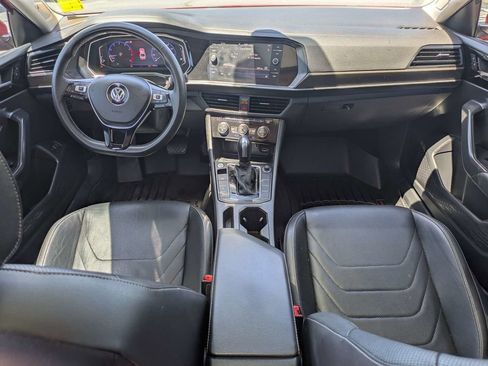 Used 2020 Volkswagen Jetta SEL Premium FWD image 2