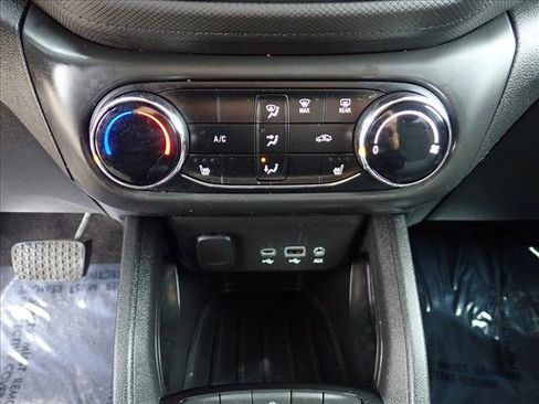 Used 2022 Chevrolet TrailBlazer LT w/ LPO, Blackout Package image 18