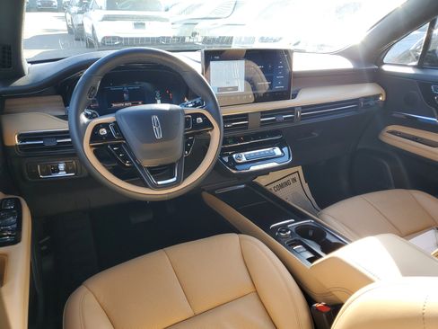 Certified 2023 Lincoln Corsair Reserve image 13