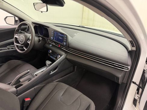 Used 2021 Hyundai Elantra SEL FWD image 10