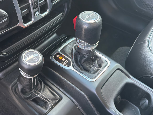 Used 2023 Jeep Gladiator Overland w/ Popular Equipment Package AWD/4WD image 30