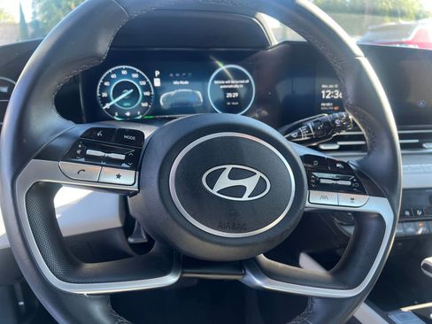 Used 2025 Hyundai Elantra Limited image 28