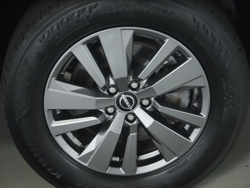 Used 2025 Nissan Pathfinder SV FWD image 10