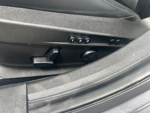 Used 2017 Alfa Romeo Giulia Ti w/ TI 19" Sport Package AWD/4WD image 19