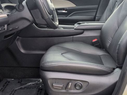 Certified 2024 Toyota Grand Highlander Limited image 13