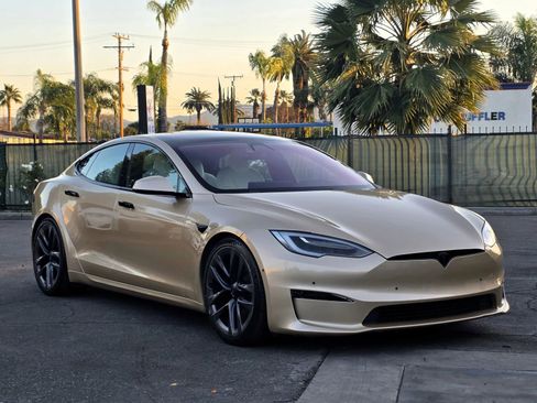 Used 2021 Tesla Model S Plaid image 2